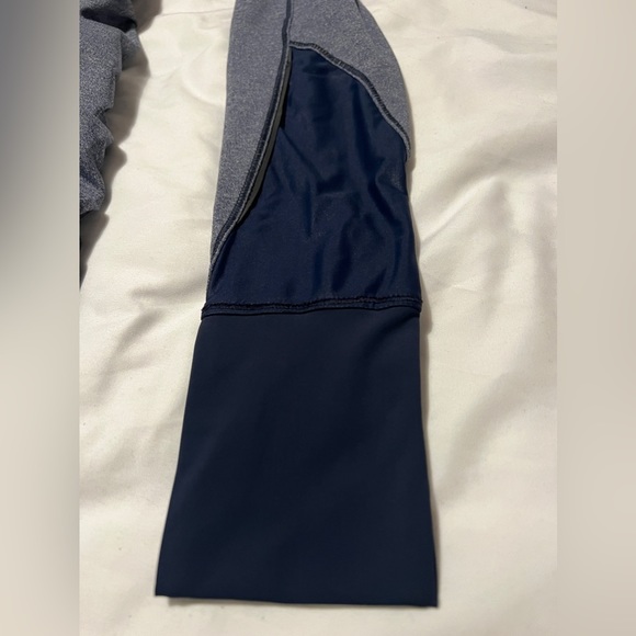 Lululemon Kriss Cross 1/2 Zip - Picture 8 of 15